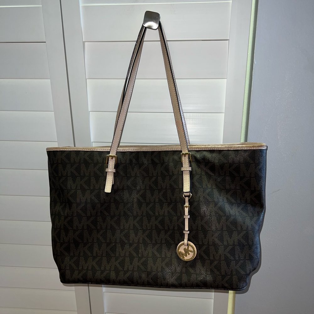 Michael Kors Jet set signature tote